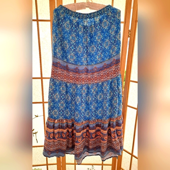 ❤️$5. Holla Sale!!! Ava & Christine Blue Multicolored 💙 Skirt - Picture 1 of 3